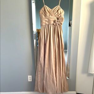 Elegant Cream  Gown. Size 8 but looks smaller.I can send you a measurements